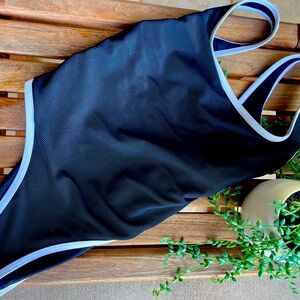 One Piece Lainsnow Black and White Large Swimsuit